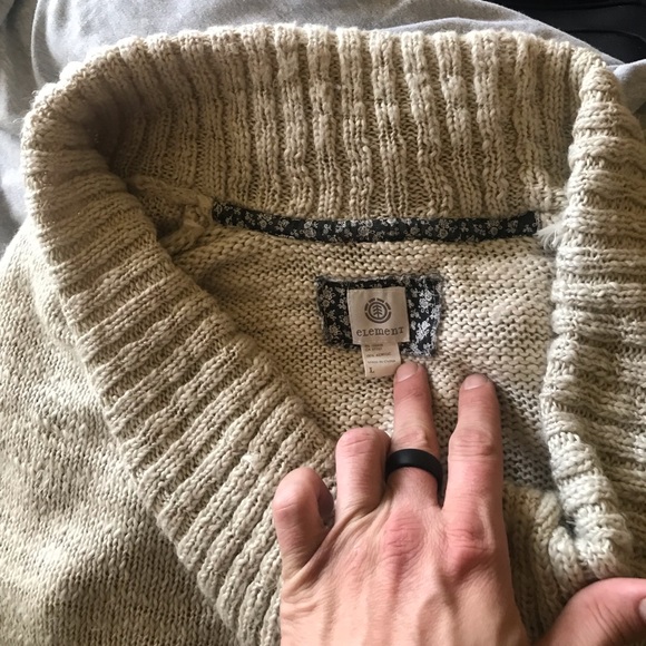 Element women’s Loose Neck Button-up Sweater - Picture 3 of 8